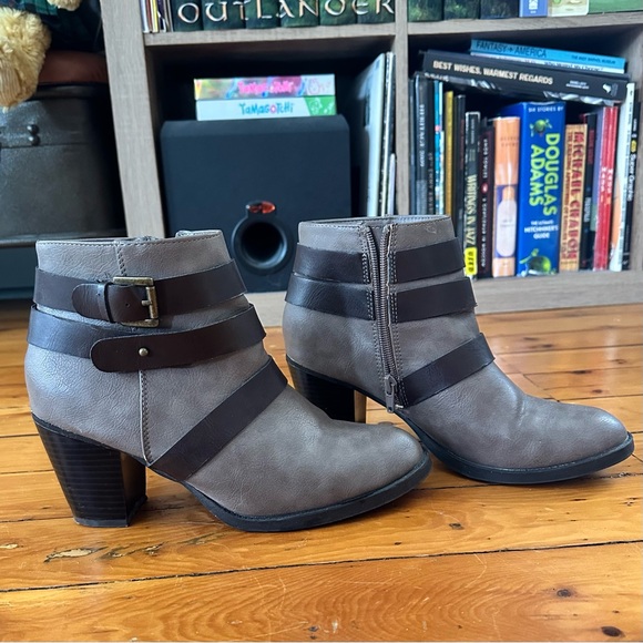 Rampage Faux Leather Vinci Ankle Booties Taupe Brown Fall Boots Size 9 - Picture 2 of 10